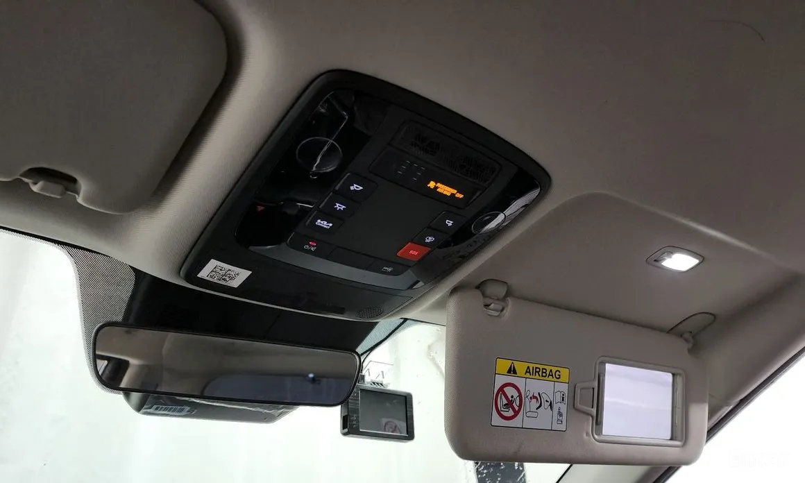 Kia Carnival 2023 9-Seater Prestige