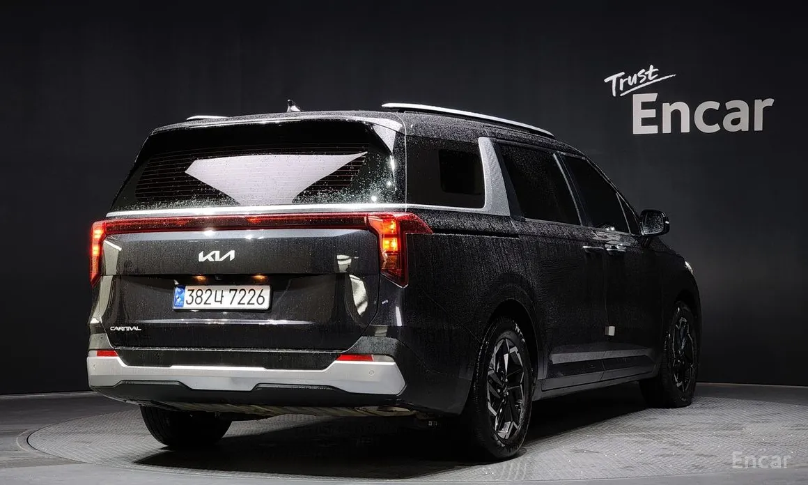 Kia Carnival 2023 9-Seater Prestige