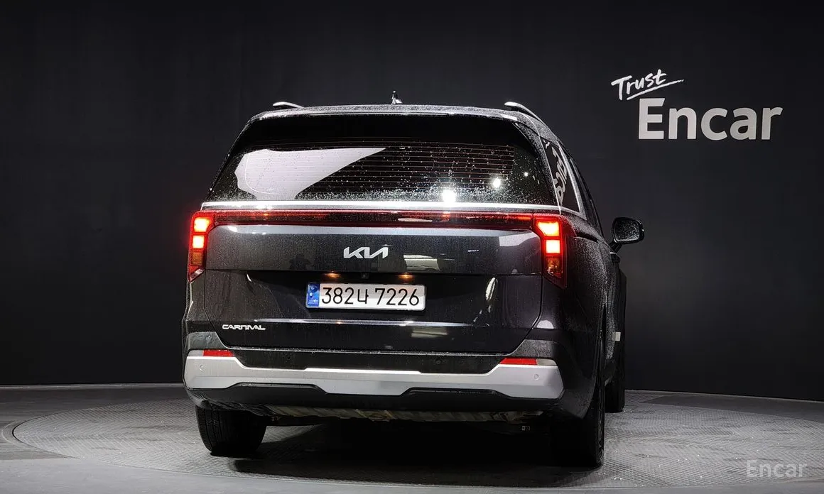 Kia Carnival 2023 9-Seater Prestige