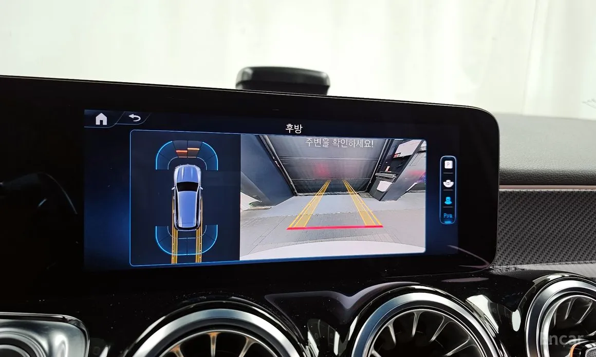 Mercedes-Benz GLB-Class 2020 AMG GLB35 4MATIC