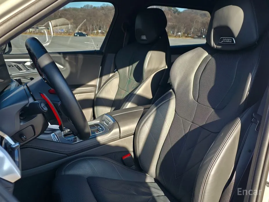 BMW XM 2023 4.4