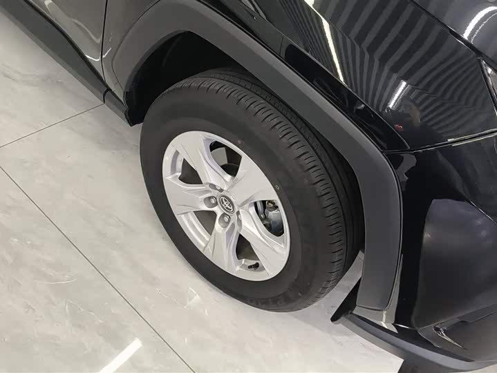 Toyota RAV4 2024 2024款 2.0L CVT两驱都市版