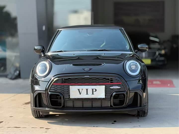Mini Mini JCW 2023 2023款 2.0T JOHN COOPER WORKS Pat Moss纪念版