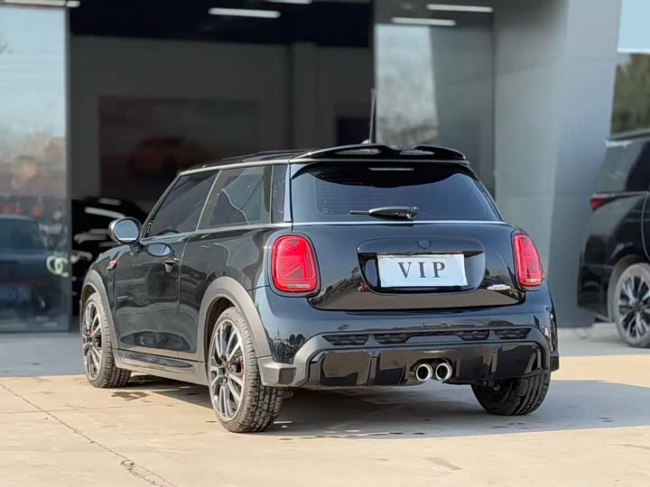Mini Mini JCW 2023 2023款 2.0T JOHN COOPER WORKS Pat Moss纪念版