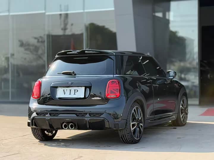 Mini Mini JCW 2023 2023款 2.0T JOHN COOPER WORKS Pat Moss纪念版
