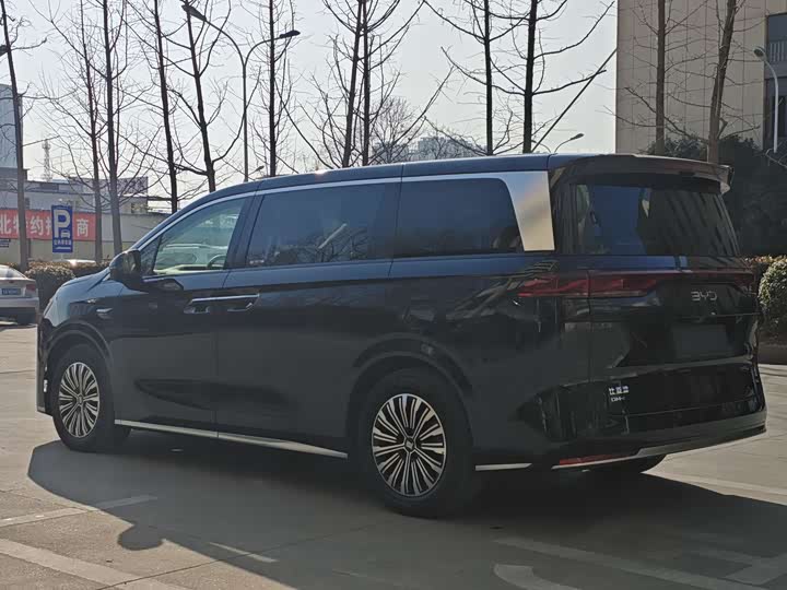 BYD Xia 2025 2025款 DM-i 1.5T 180km 卓越型
