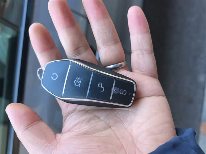 BYD Han 2025 2025款 DM-i 125KM激光雷达智驾型