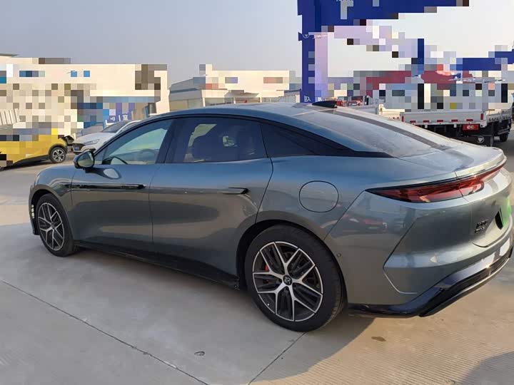 BYD Han L 2025 2025款 DM-p 四驱激光雷达旗舰型