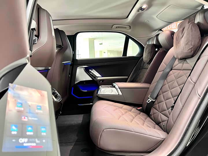 BMW i7 2023 2023款 eDrive50L 领先豪华套装