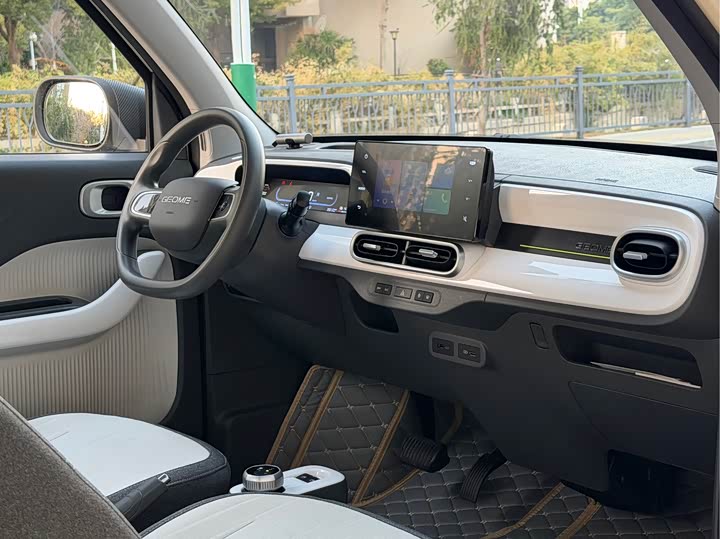 Geely Galaxy Panda Mini 2025 2025款 熊猫mini 210km 元气熊