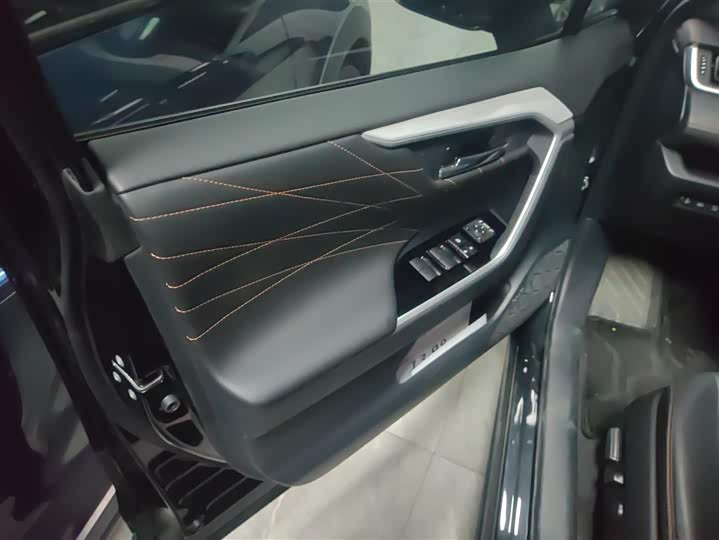 Toyota RAV4 2024 2024款 2.0L CVT两驱风尚Plus版