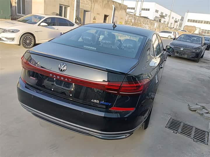 Volkswagen Passat Hybrid 2025 2025款 430PHEV 混动商务版
