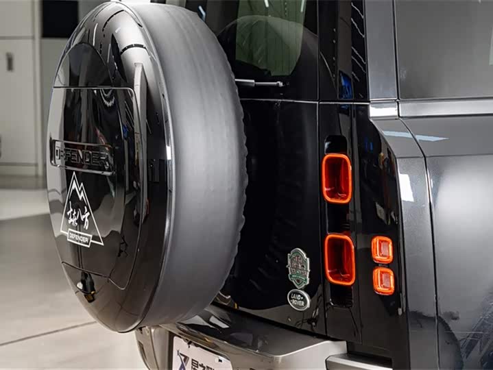 Land Rover Defender 2025 2025款 110 3.0T P400 X-Dynamic HSE