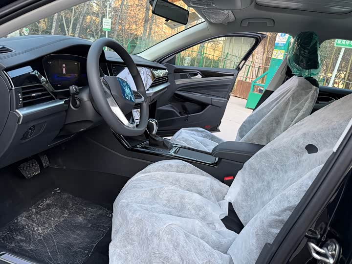 Volkswagen Passat Hybrid 2025 2025款 430PHEV 混动商务版