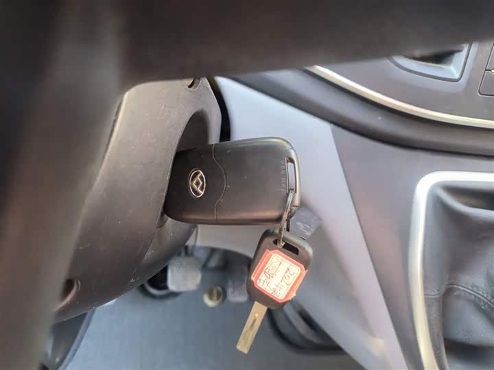 Maxus V80 2024 2024款 傲运通超值版 6MT 长轴中顶127Ps 6/7/8/9座