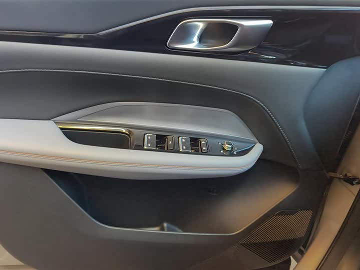 Changan Oshan Z6 2023 2023款 蓝鲸 1.5T DCT智领型城市版