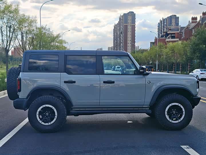 Ford Bronco 2024 2024款 2.3T 长滩大脚越野版