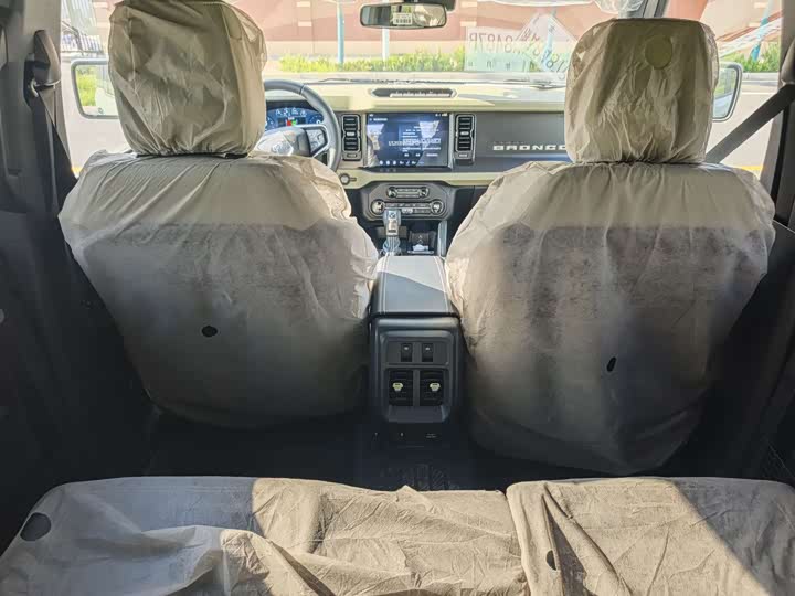 Ford Bronco 2024 2024款 2.3T 长滩大脚越野版