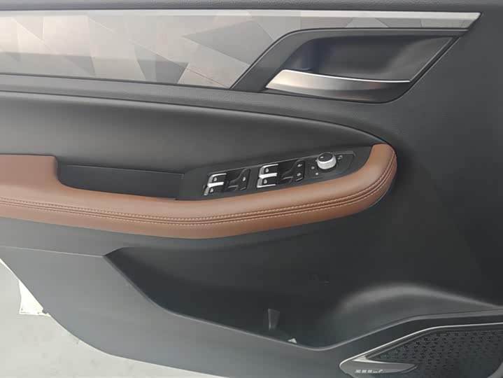 Geely Vision X6 2021 2021款 PRO 1.4T 自动尊贵型