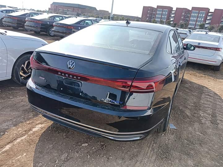 Volkswagen Passat Hybrid 2025 2025款 430PHEV 混动商务版