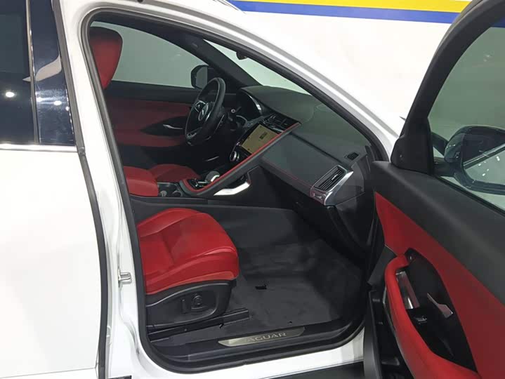 Jaguar E-Pace 2024 2024款 进取运动版 R-DYNAMIC S