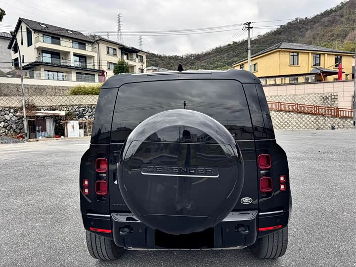Land Rover Defender 2025 2025款 110 3.0T P400 X-Dynamic HSE