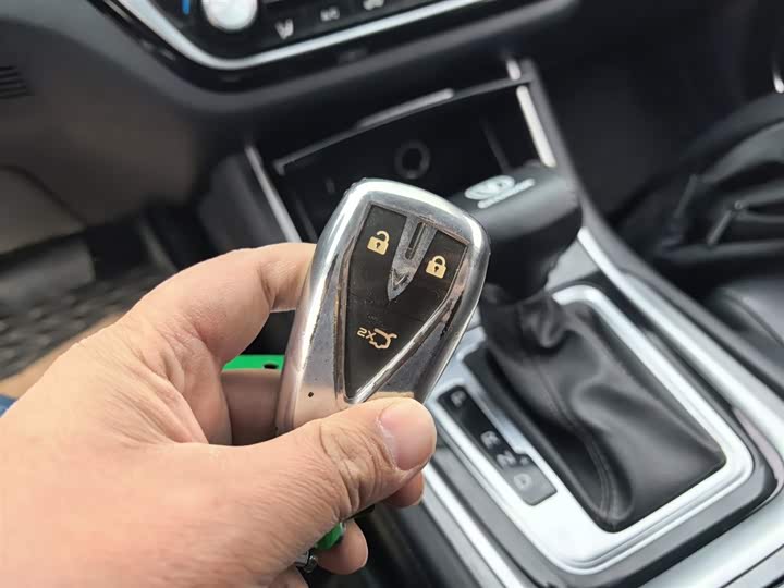 Changan Raeton CC 2022 2022款 蓝鲸版 1.5T DCT豪华型