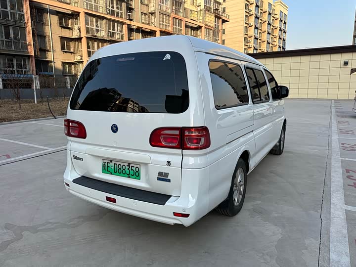 Dongfeng Forthing Lingzhi M5 EV 2022 2022款 客运版 豪华型 9座