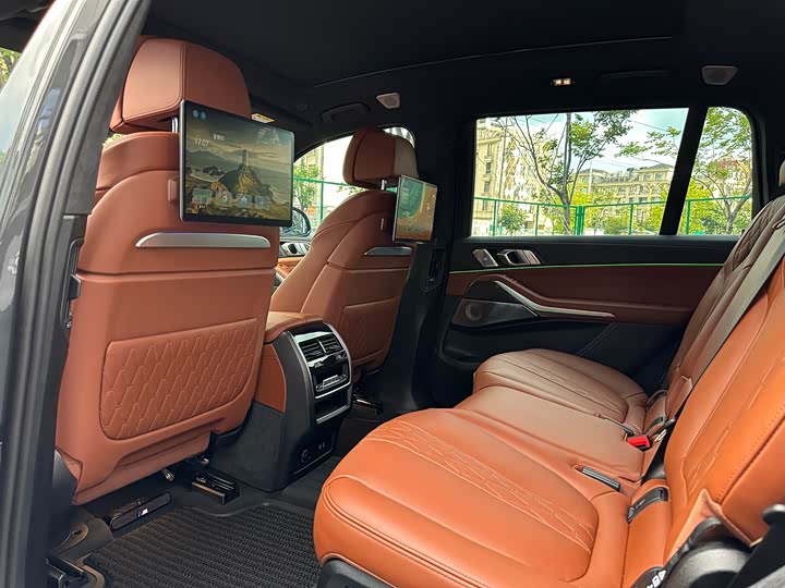 BMW X7 2024 2024款 xDrive40i 尊享型M运动套装