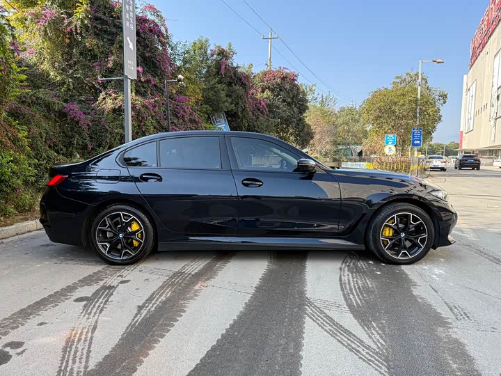 BMW i3 2025 2025款 eDrive 40 L 曜夜套装