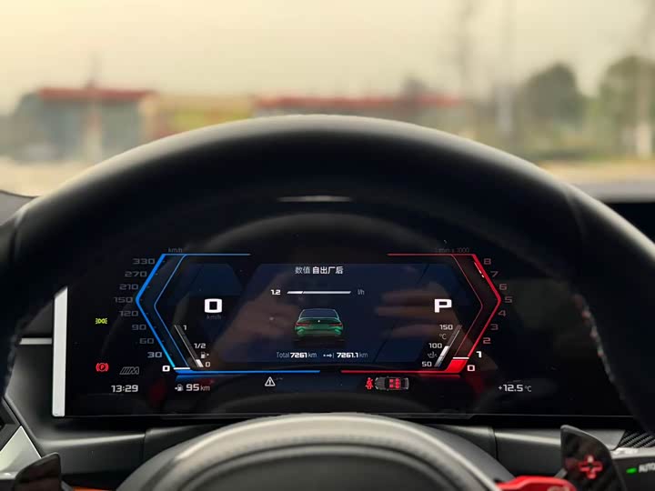 BMW M3 2024 2024款 M3四门轿车 雷霆版