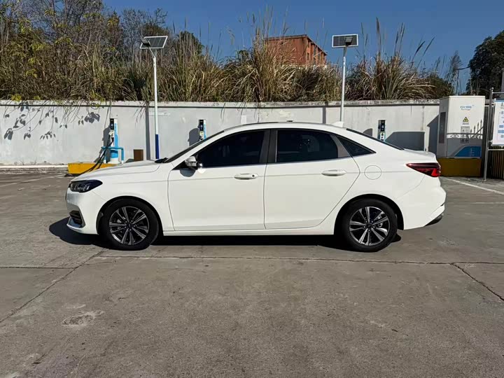 Ford Escort 2021 2021款 1.5L 自动钻石版