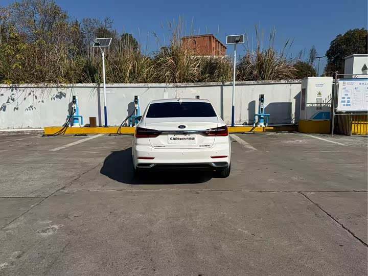 Ford Escort 2021 2021款 1.5L 自动钻石版