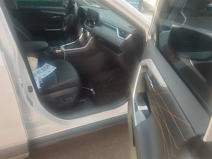 Toyota RAV4 2024 2024款 2.0L CVT两驱风尚Plus版