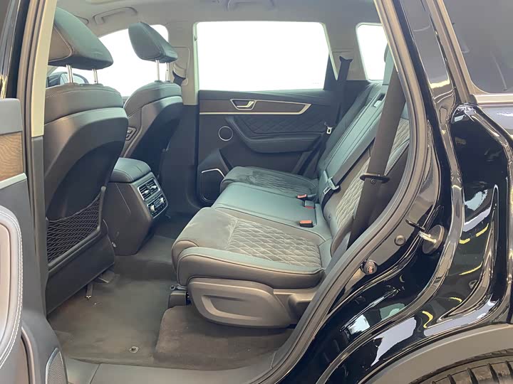 Hongqi HS7 2022 2022款 2.0T DCT两驱智联旗享版 五座