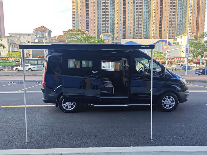 Ford Transit 2021 2021款 2.0T汽油自动高级营运商旅型中轴中顶7座国VI