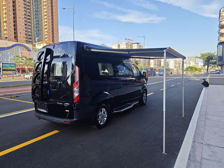 Ford Transit 2021 2021款 2.0T汽油自动高级营运商旅型中轴中顶7座国VI