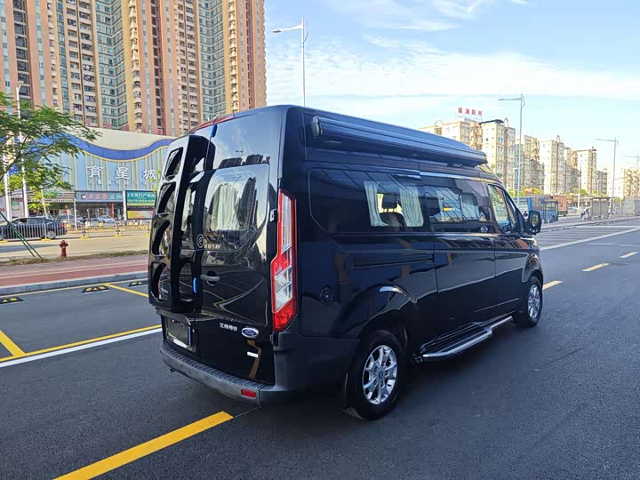 Ford Transit 2021 2021款 2.0T汽油自动高级营运商旅型中轴中顶7座国VI