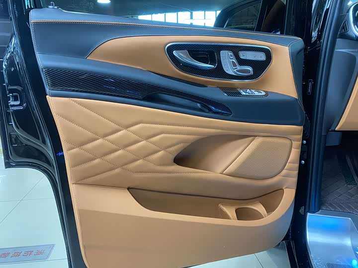 Mercedes-Benz Vito 2024 2024款 2.0T 商务版 7座