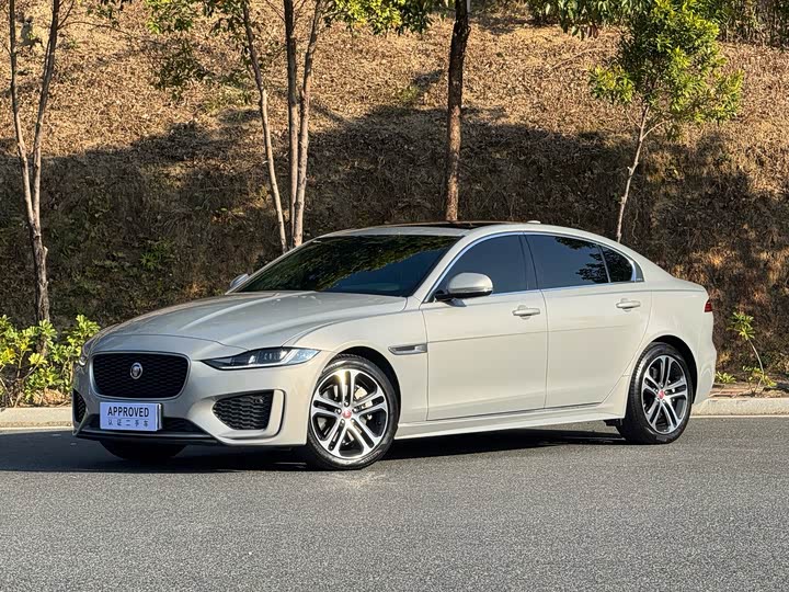 Jaguar XE L 2024 2024款 2.0T 250PS R-DYNAMIC S耀黑运动版