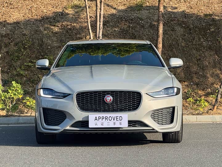 Jaguar XE L 2024 2024款 2.0T 250PS R-DYNAMIC S耀黑运动版
