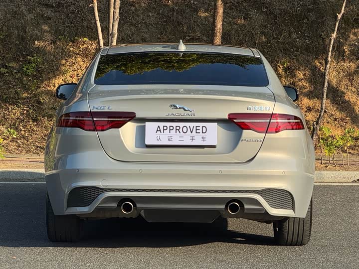 Jaguar XE L 2024 2024款 2.0T 250PS R-DYNAMIC S耀黑运动版