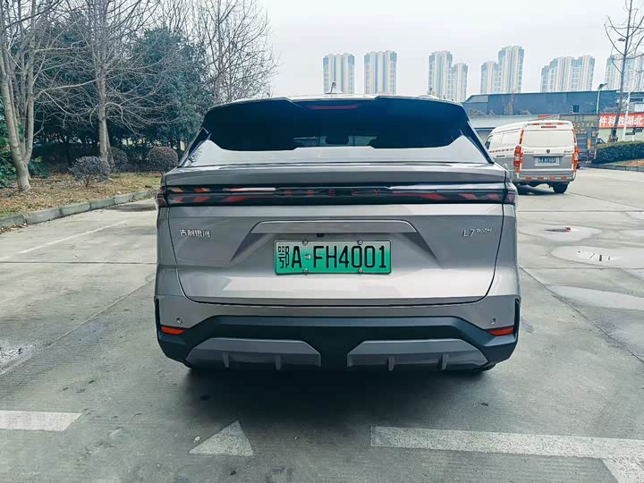 Geely Galaxy L7 2025 2025款 EM-i 115km 探索+版