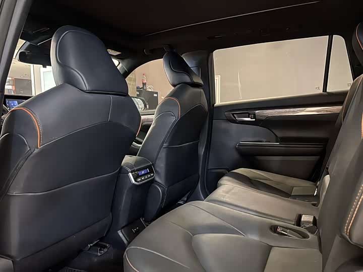 Toyota Crown Kluger 2024 2024款 2.5L HEV四驱豪华版