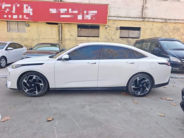 Changan Yida 2023 2023款 蓝鲸NE 1.5T GDI DCT旗舰型