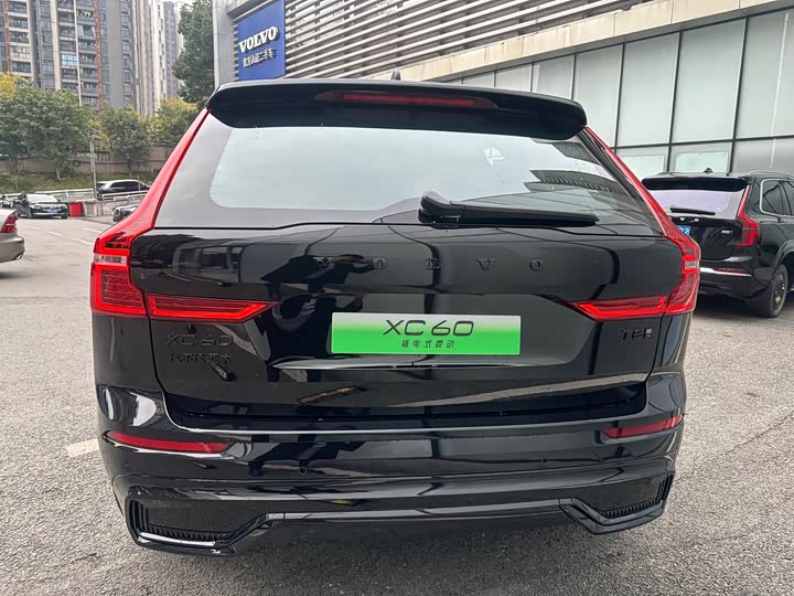Volvo XC60 Hybrid 2025 2025款 插电式混动 长续航四驱智远极夜黑版