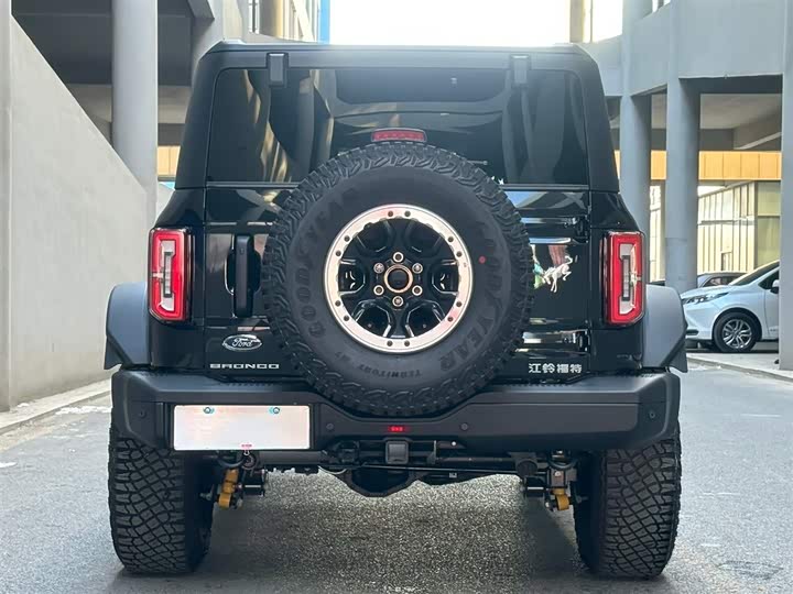 Ford Bronco 2024 2024款 2.3T 荒地
