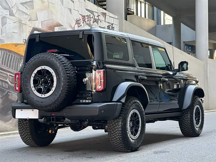 Ford Bronco 2024 2024款 2.3T 荒地