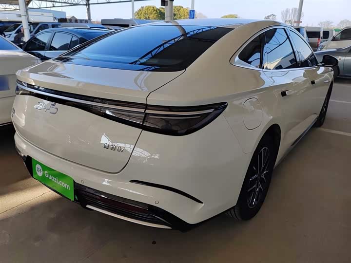 BYD Seal 07 DM-i Hybrid 2025 2025款 DM-i 1.5L 70km 精英型