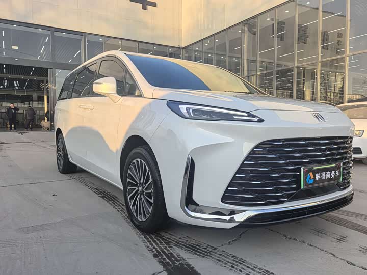 Buick GL8 Hybrid 2025 2025款 陆尚 尊享版 7座